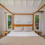 Villa A Caribbean Gem With Stunning Hill And Ocean View Saint-Jean-de-Luz