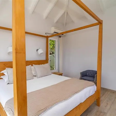 A Caribbean Gem With Stunning Hill And Ocean View Willa