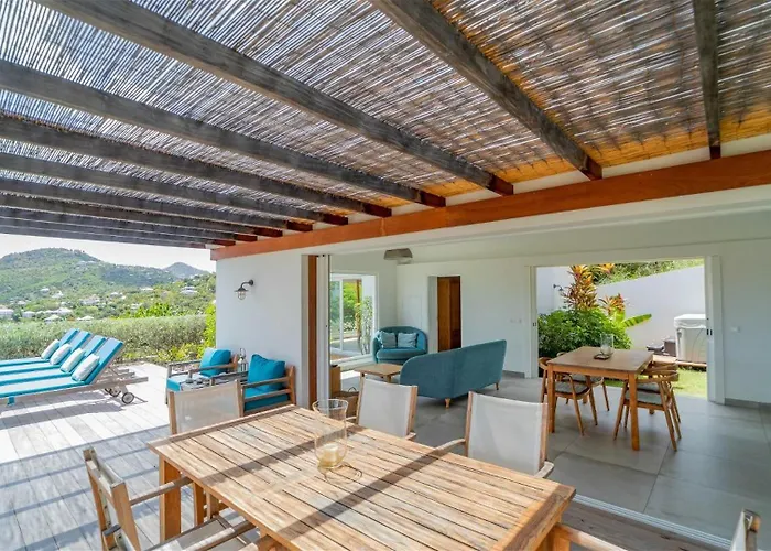 A Caribbean Gem With Stunning Hill And Ocean View *